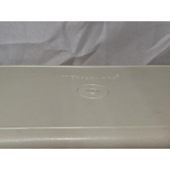 VTG Tupperware Rectangle Bread Box 171  with Lid Base 172 Harvest Gold Retro - Picture 2 of 9